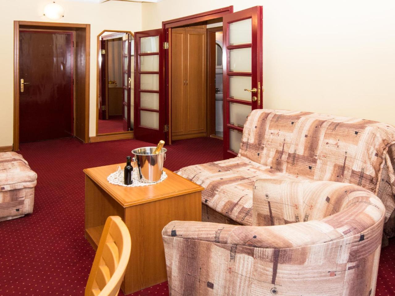 Hotel Kasina Belgrad Exterior foto